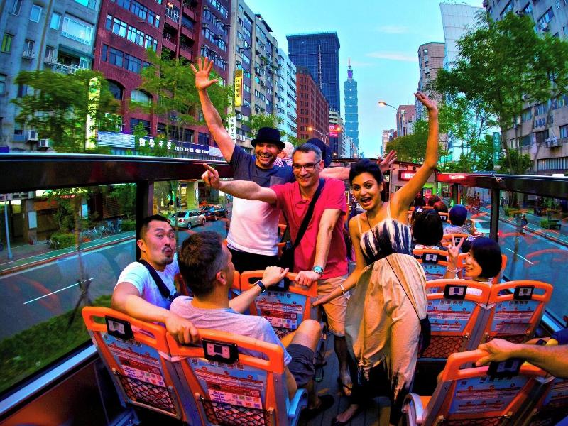 Meander Taipei Hostel - Ximending image