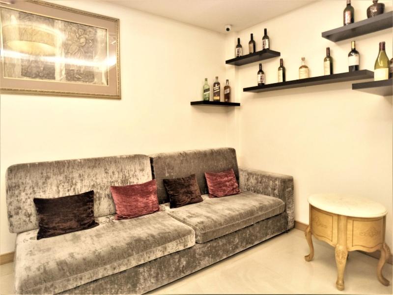 Shihlin Service Apartment image