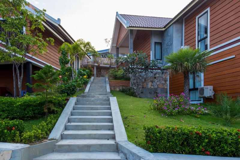 360 Resort image