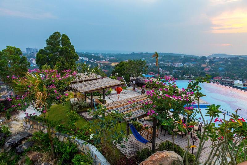 360 Resort image