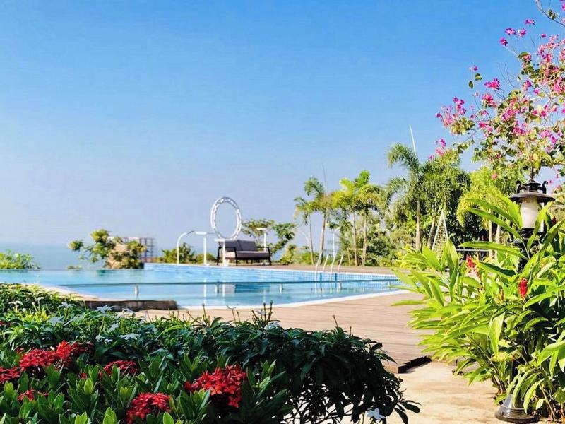 360 Resort image