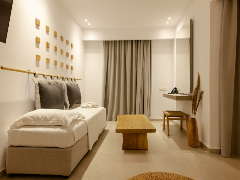 Andreotis Hotel Apts image