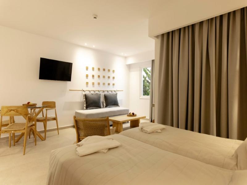 Andreotis Hotel Apts image