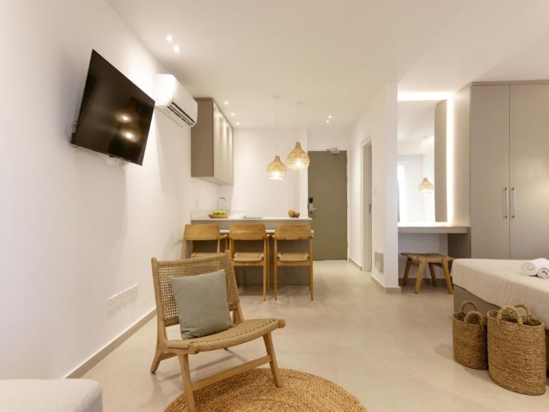 Andreotis Hotel Apts image