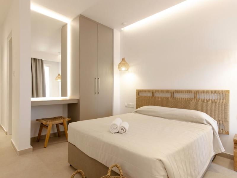Andreotis Hotel Apts image
