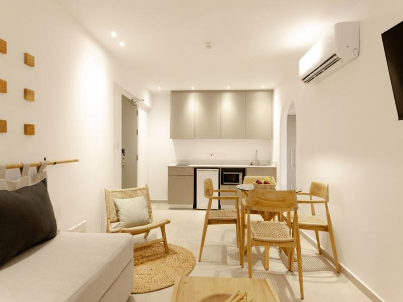 Andreotis Hotel Apts image