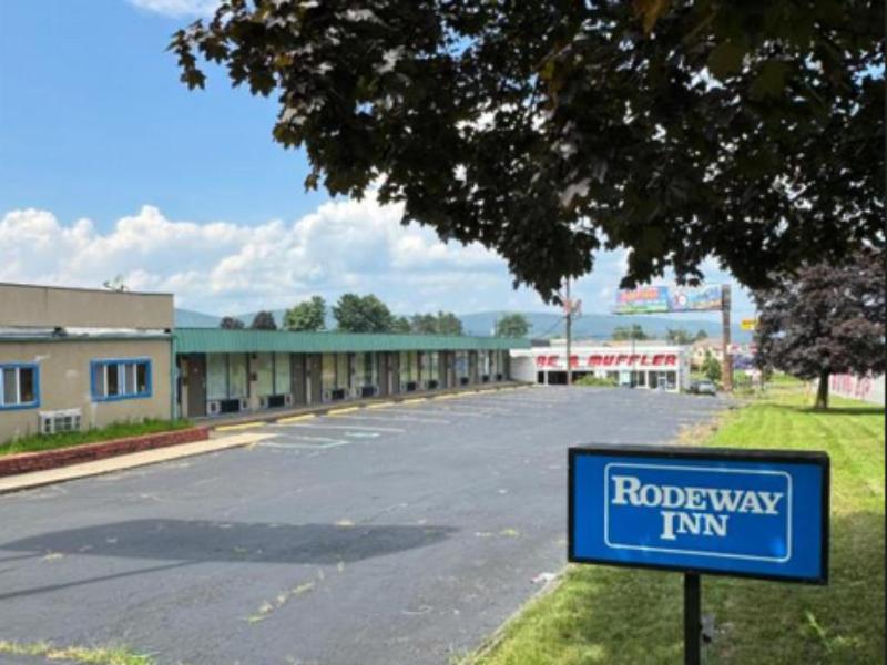 Rodeway Inn Dunmore image