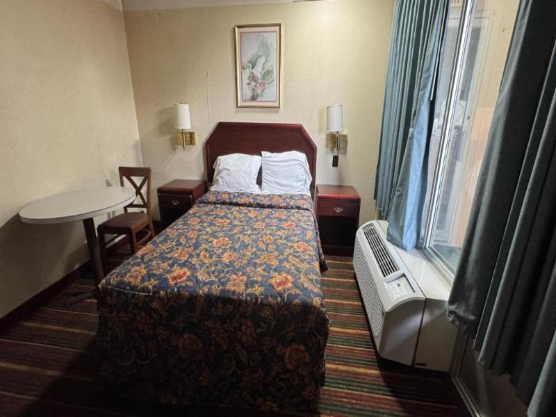 Rodeway Inn Dunmore image