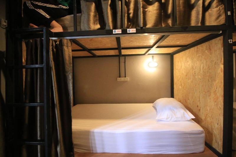 My Box Hostel and Cafe 4