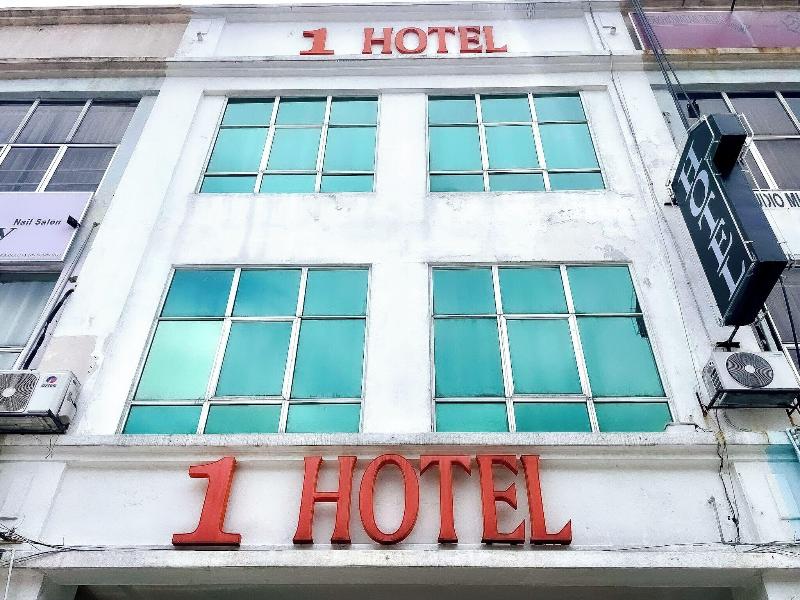 1 Hotel Taman Connaught image