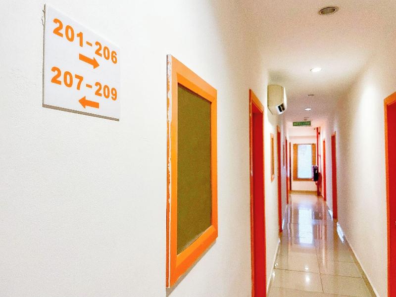 1 Hotel Taman Connaught image
