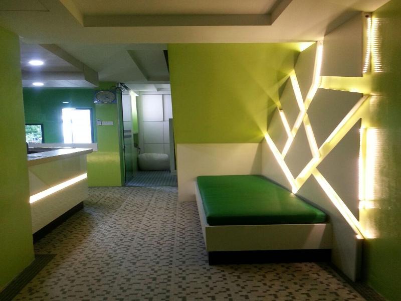 Merlin Hotel Penang image