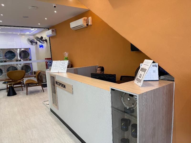 V HOTEL image