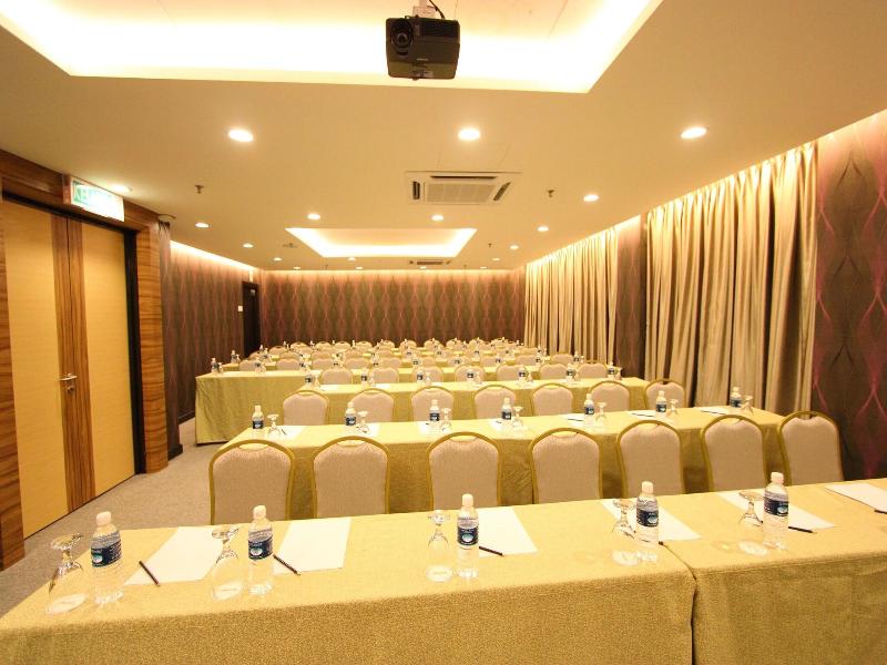 Paradise Spa Hotel image