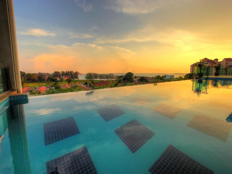 Paradise Spa Hotel image