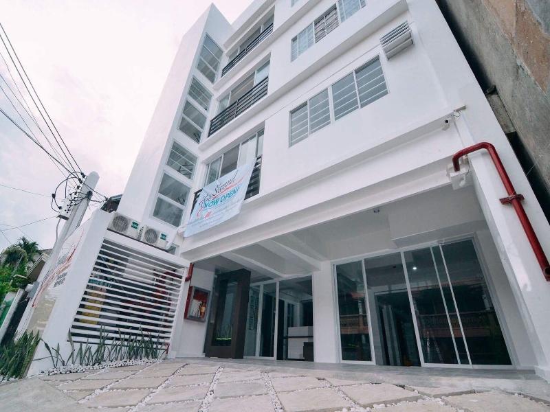 The Strand Suites and Dormitel image