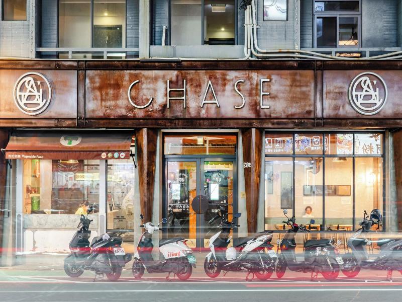 Chase Walker Hotel image