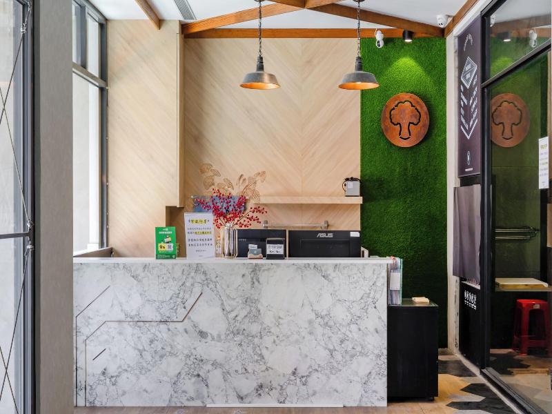 Chase Walker Hotel image