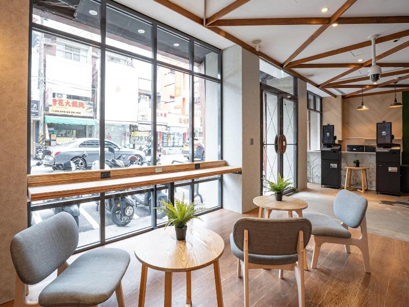 Chase Walker Hotel image