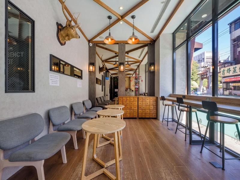 Chase Walker Hotel image