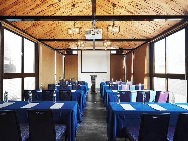 Lan Kwai Fong Garden Hotel  image