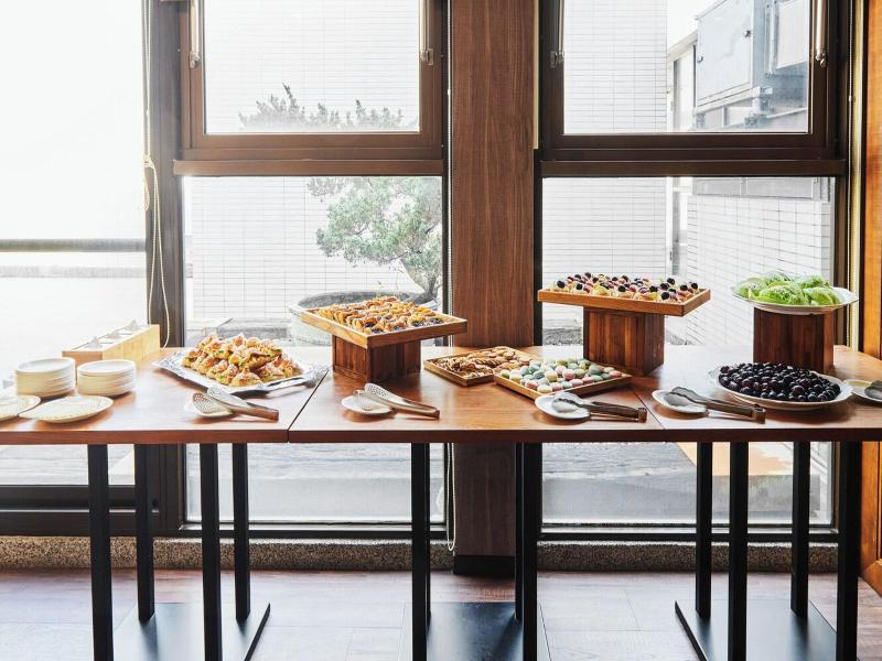 Lan Kwai Fong Garden Hotel  image