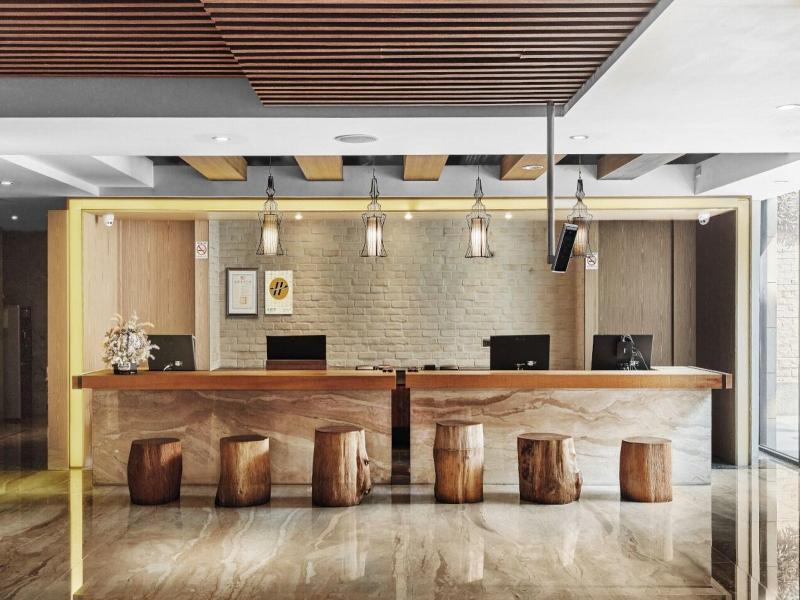 Lan Kwai Fong Garden Hotel  image