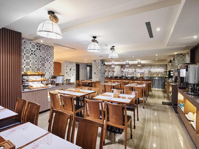 Lan Kwai Fong Garden Hotel  image