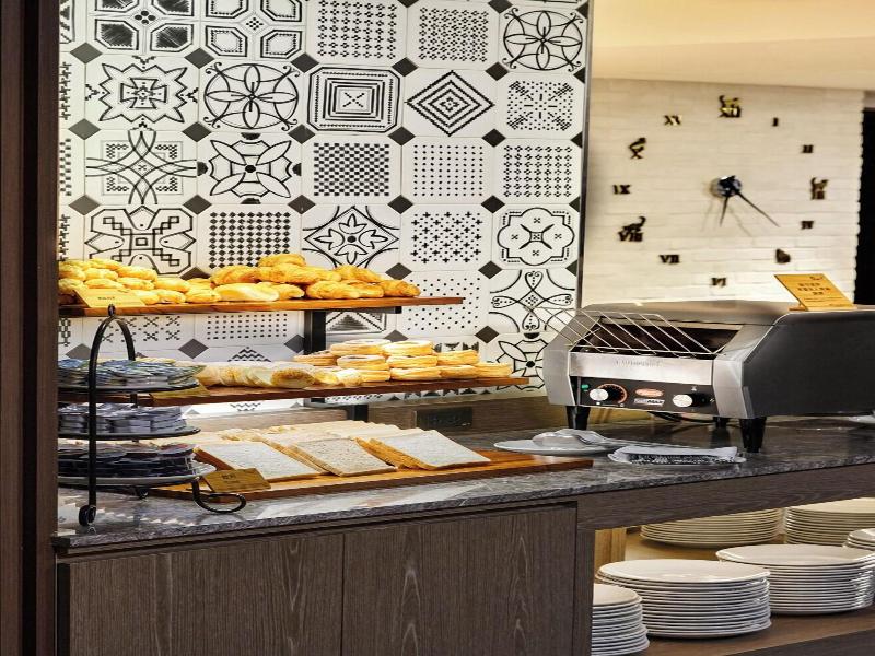 Lan Kwai Fong Garden Hotel  image