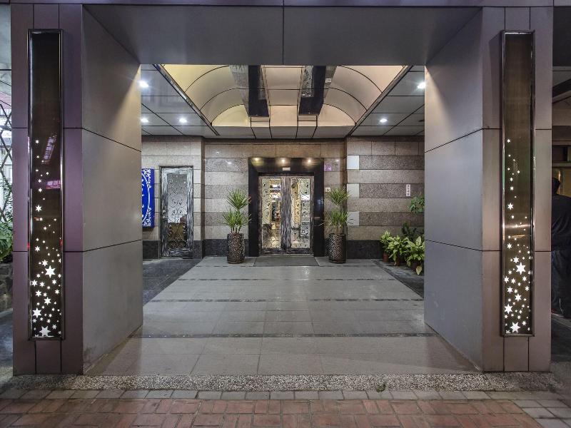 The Cloud Hotel image