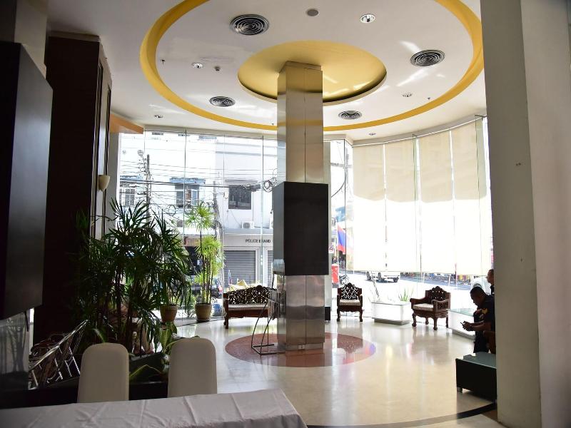 Golden Crown Grand Hotel