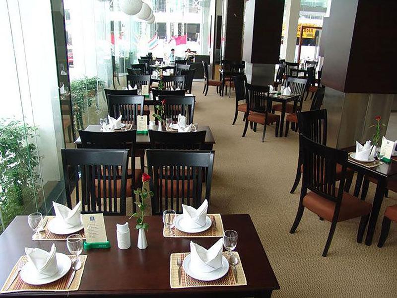Golden Crown Grand Hotel