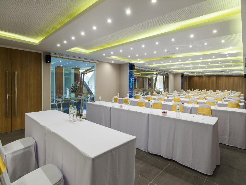 Zircon Hotel image