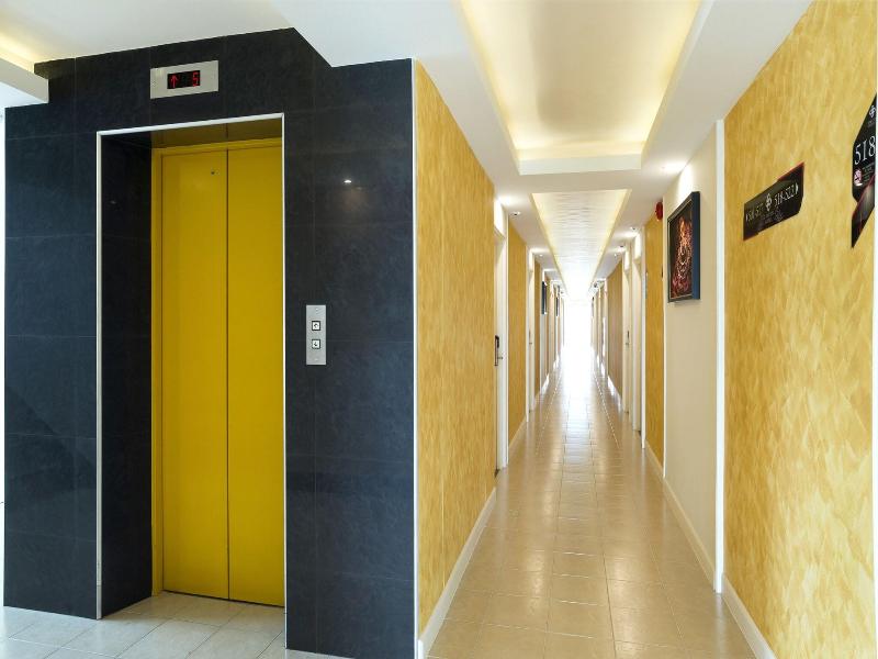 Zircon Hotel image