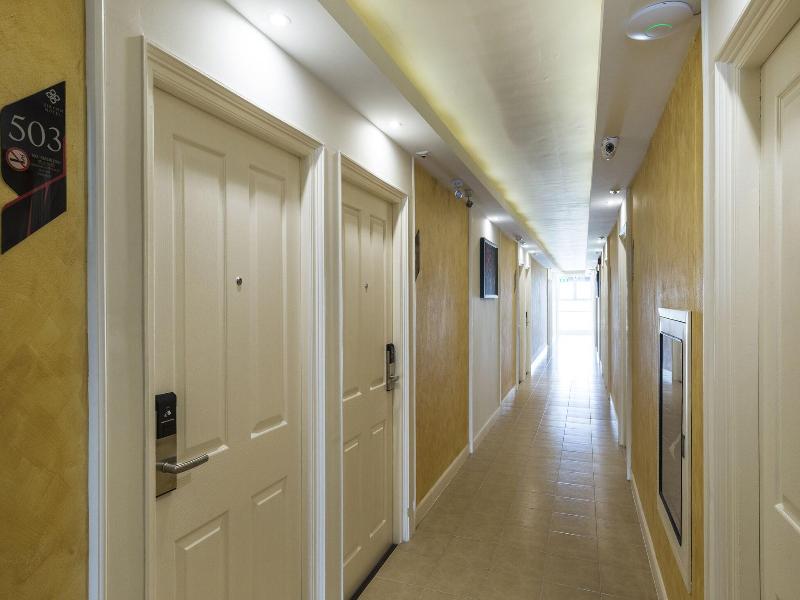 Zircon Hotel image