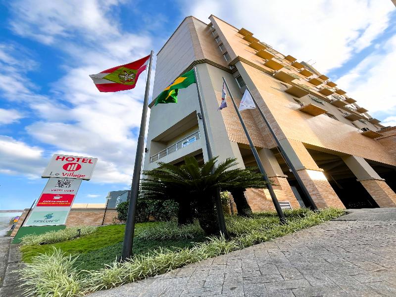 Le Village Flats e Hotel image