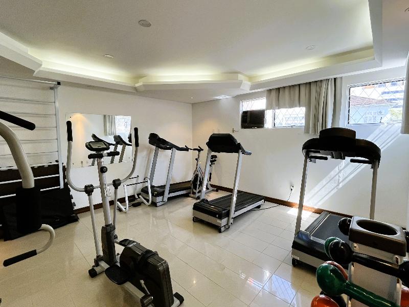 Le Village Flats e Hotel image