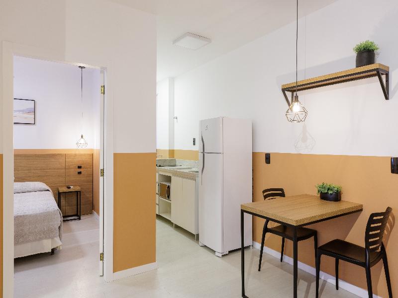 Le Village Flats e Hotel image