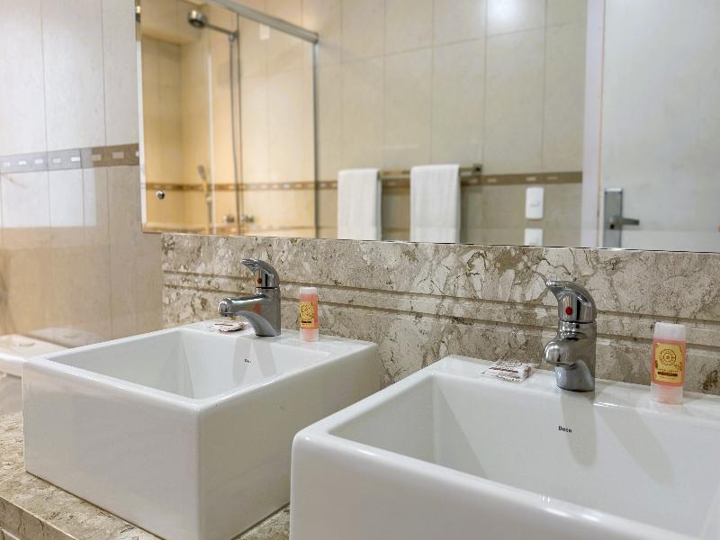 Le Village Flats e Hotel image