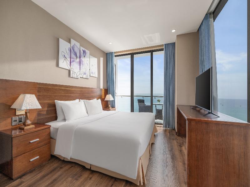 Yarra Ocean Suites Danang image