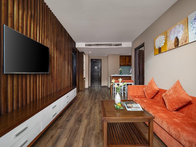 Yarra Ocean Suites Danang image