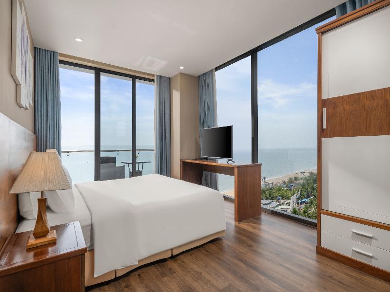 Yarra Ocean Suites Danang image