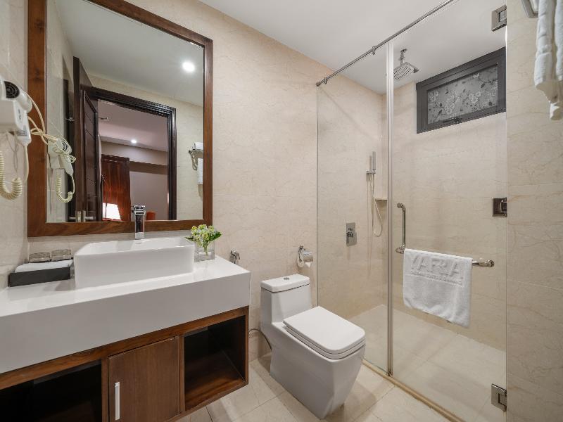 Yarra Ocean Suites Danang image