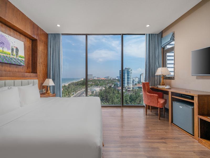 Yarra Ocean Suites Danang image