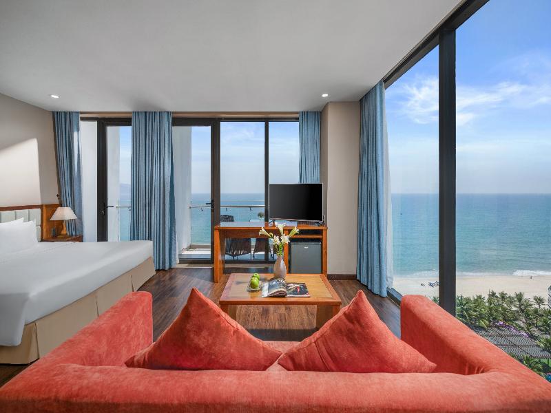 Yarra Ocean Suites Danang image