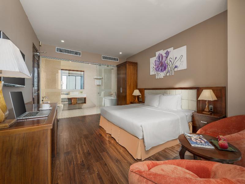 Yarra Ocean Suites Danang image