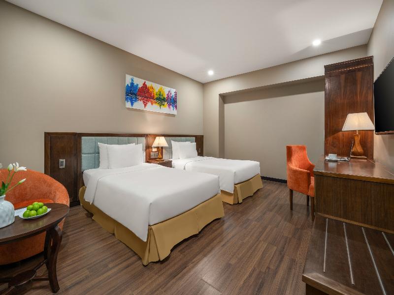Yarra Ocean Suites Danang image