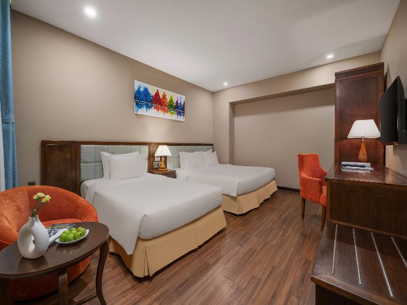 Yarra Ocean Suites Danang image