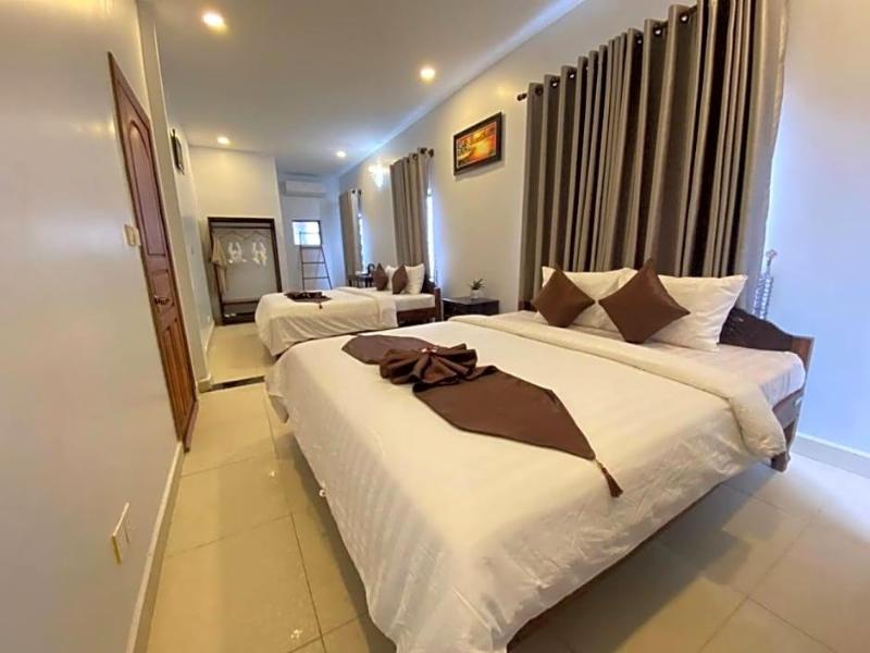 Two Moons Hotel — photo 4