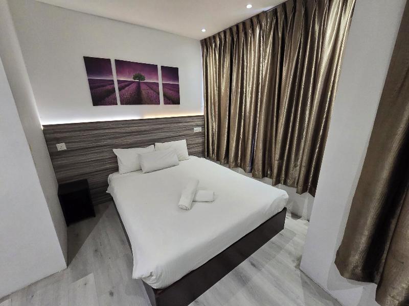 One Point Hotel Rh Plaza image